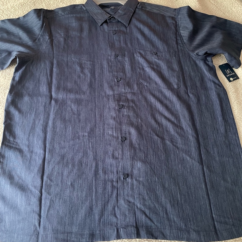 NWT Men’s collared button up short sleeve shirt